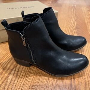LUCKY BRAND Basel Ankle Booties in Big Kid Girl US sz 4, black color